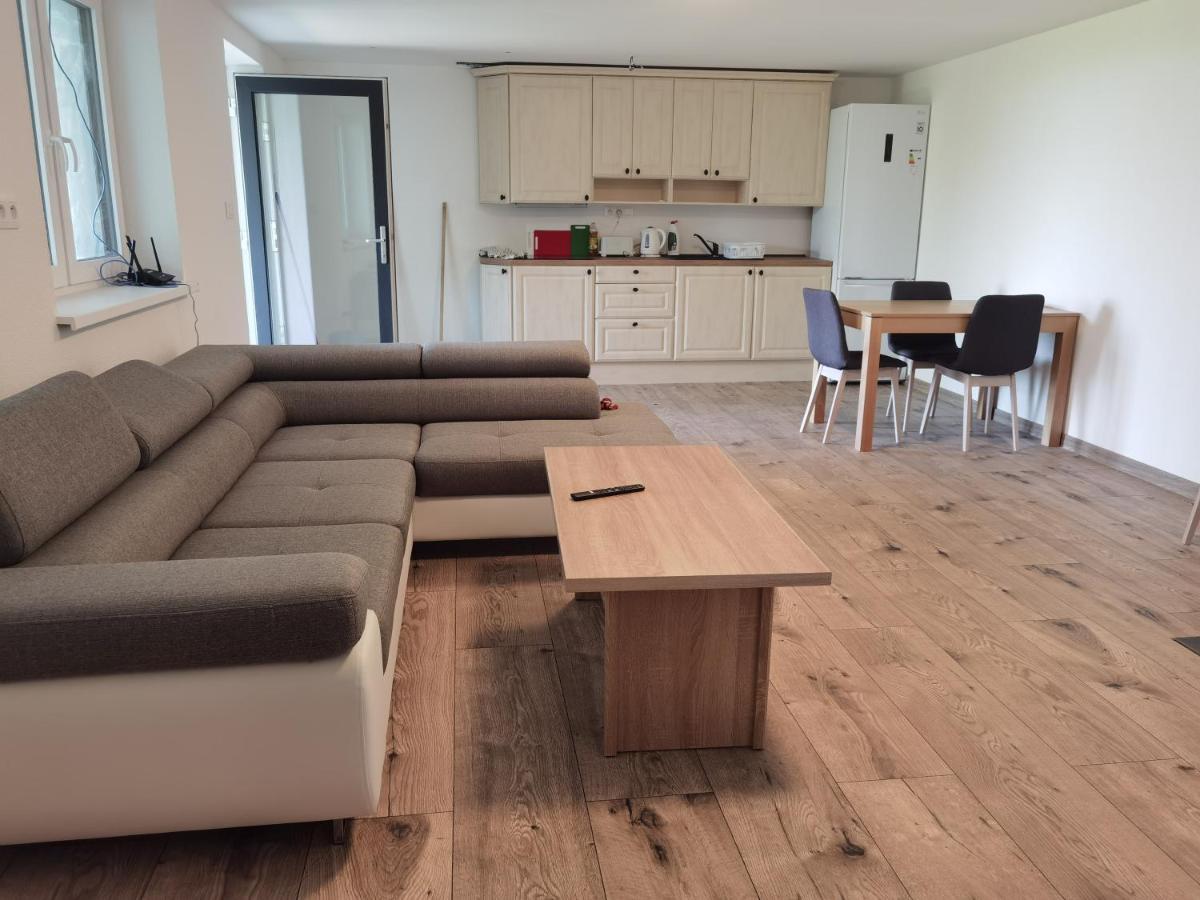 Sunset House Piestany Cervena Veza Leilighet Banka Eksteriør bilde