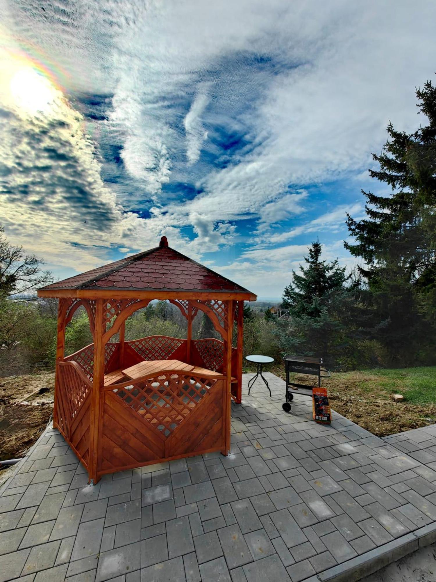Sunset House Piestany Cervena Veza Leilighet Banka Eksteriør bilde